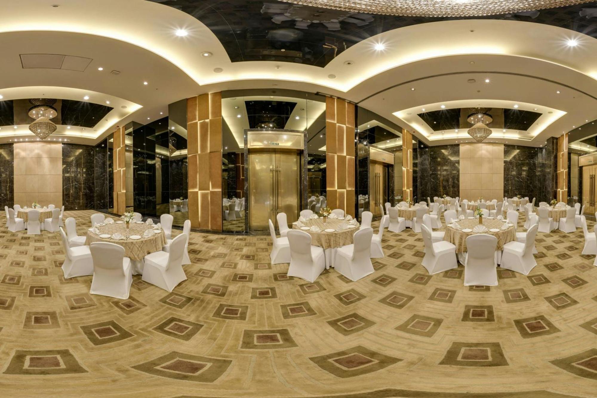 Renaissance Lucknow Hotel, Gomti Nagar Экстерьер фото