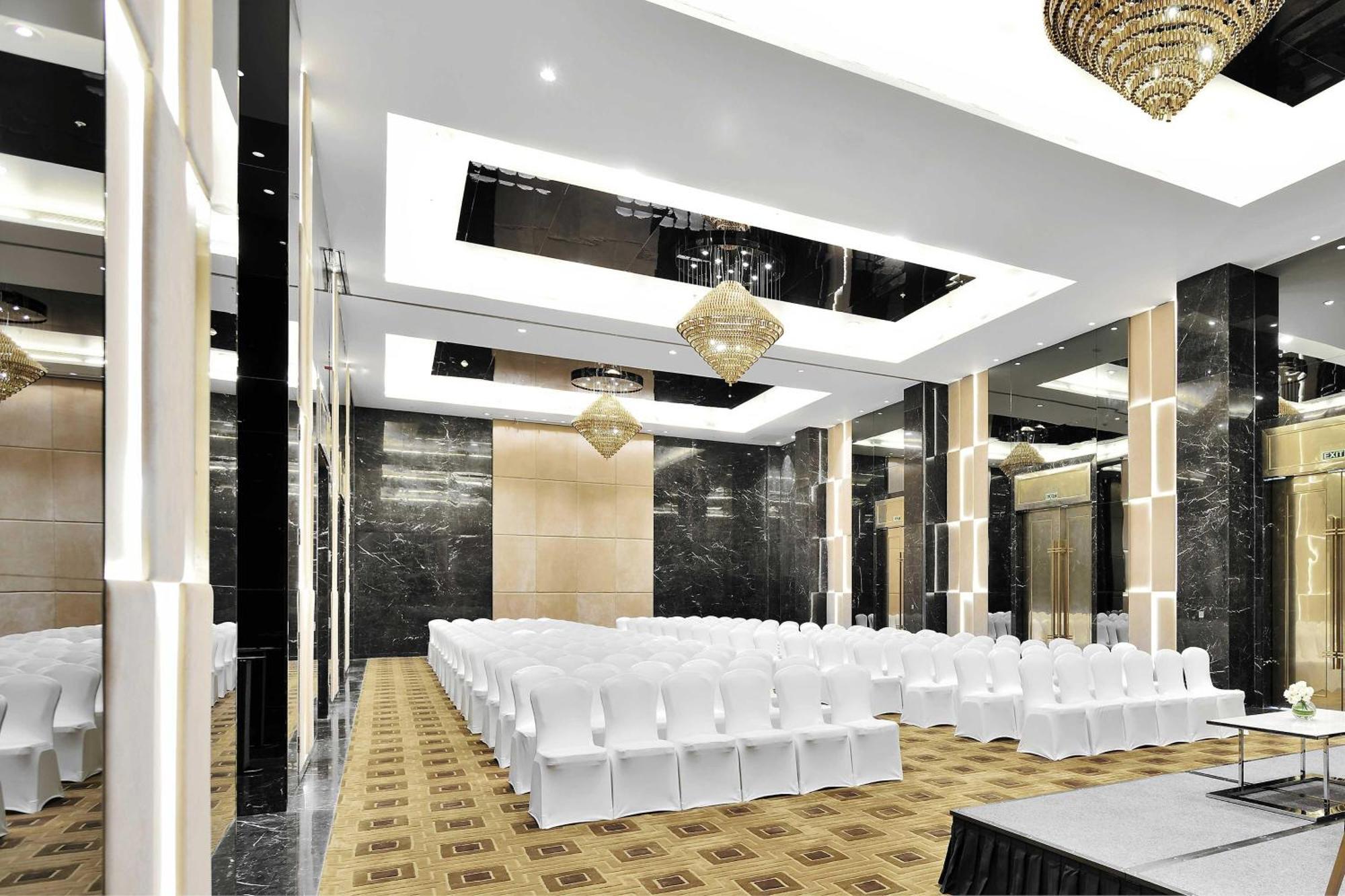 Renaissance Lucknow Hotel, Gomti Nagar Экстерьер фото