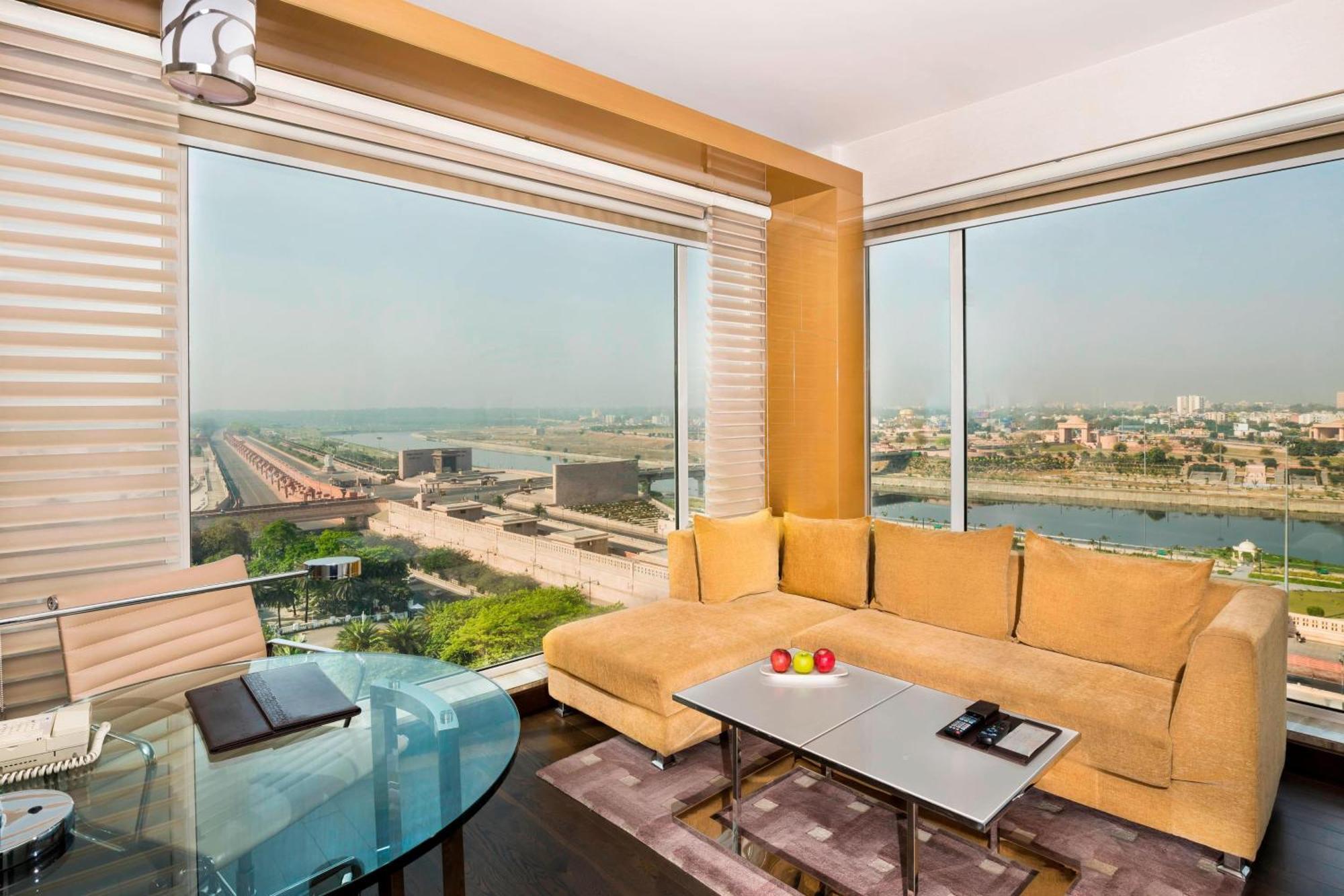 Renaissance Lucknow Hotel, Gomti Nagar Экстерьер фото