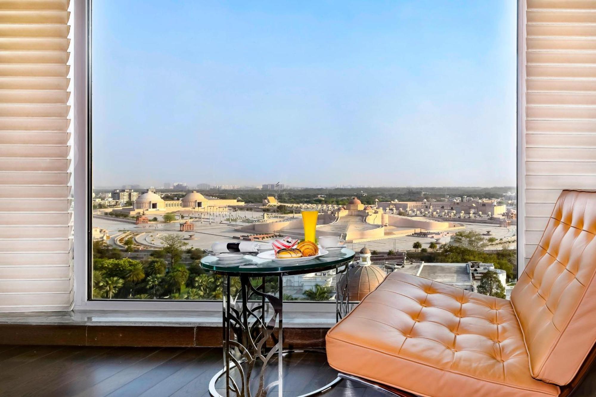 Renaissance Lucknow Hotel, Gomti Nagar Экстерьер фото