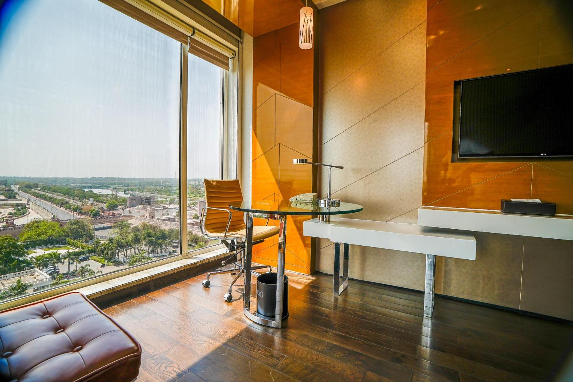 Renaissance Lucknow Hotel, Gomti Nagar Экстерьер фото