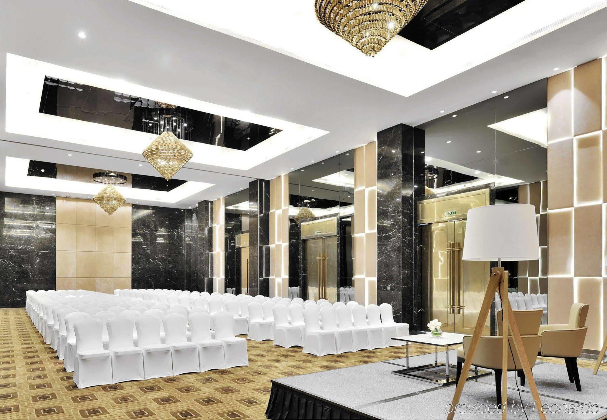 Renaissance Lucknow Hotel, Gomti Nagar Экстерьер фото